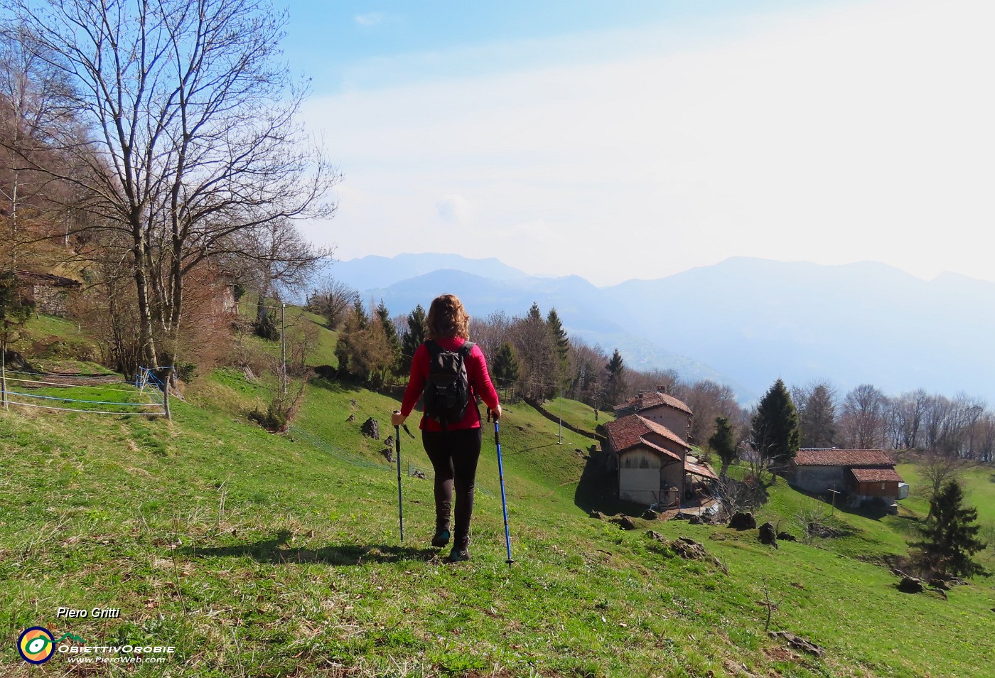 30 Passiamo sopra Sonzogno (1108 m).JPG